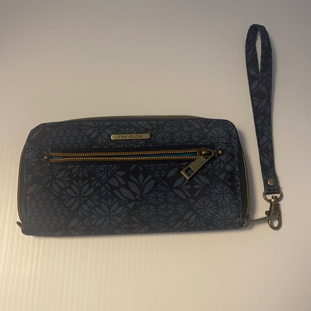 Travelon wallet blue floral pattern